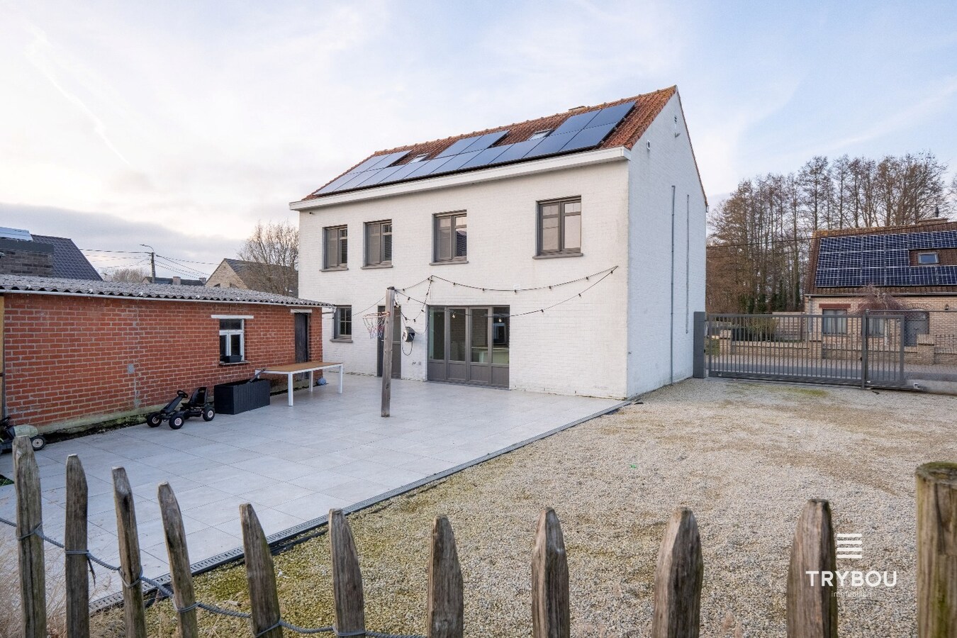 Open bebouwing met een uitzonderlijk ruim perceel in Houthulst! 
