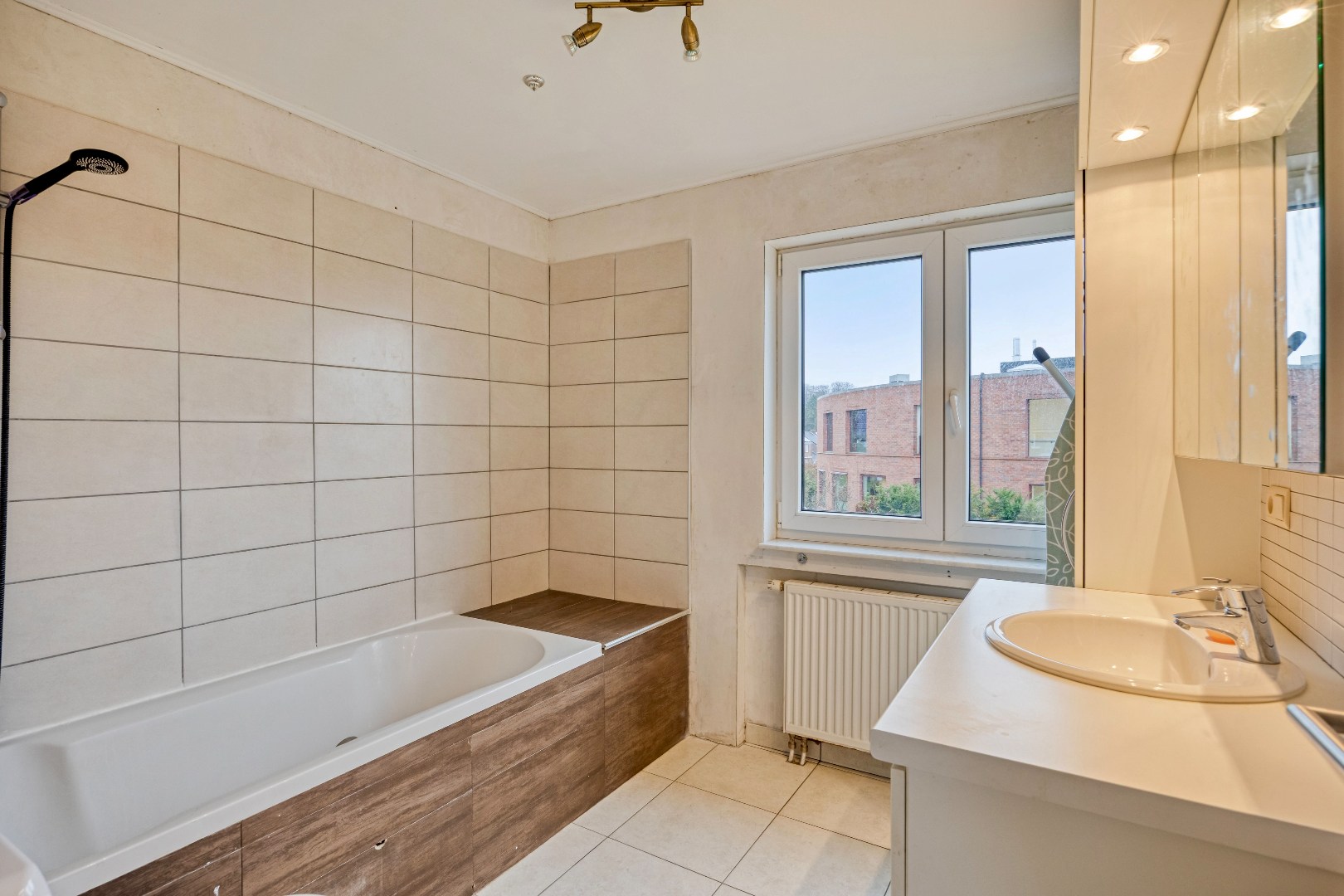 Instapklare woning te koop met 3 slpk, garage en tuin. 