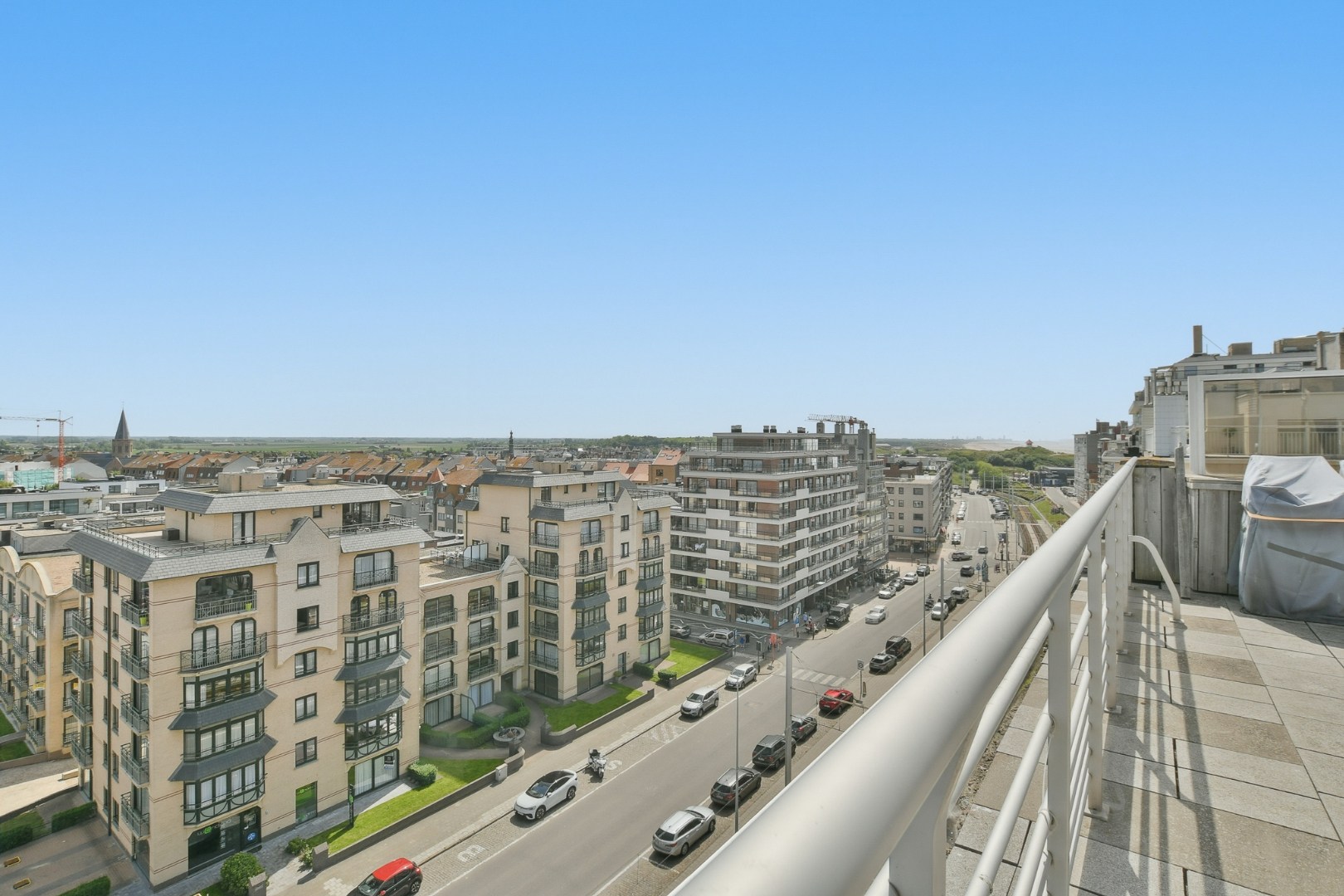 Uniek dakappartement met zonnige ligging en indrukwekkende vergezichten te Wenduine! 