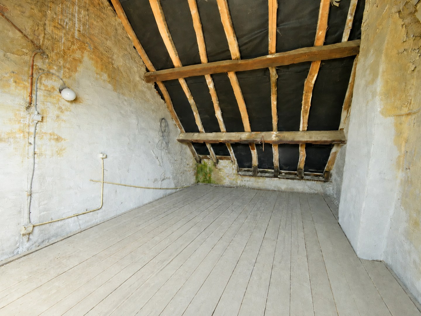 Woning met renovatiepotentieel in het hart van Ruddervoorde! 