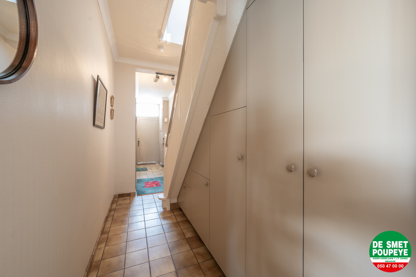 Verrassend ruime en goed onderhouden woning met ruime garage 