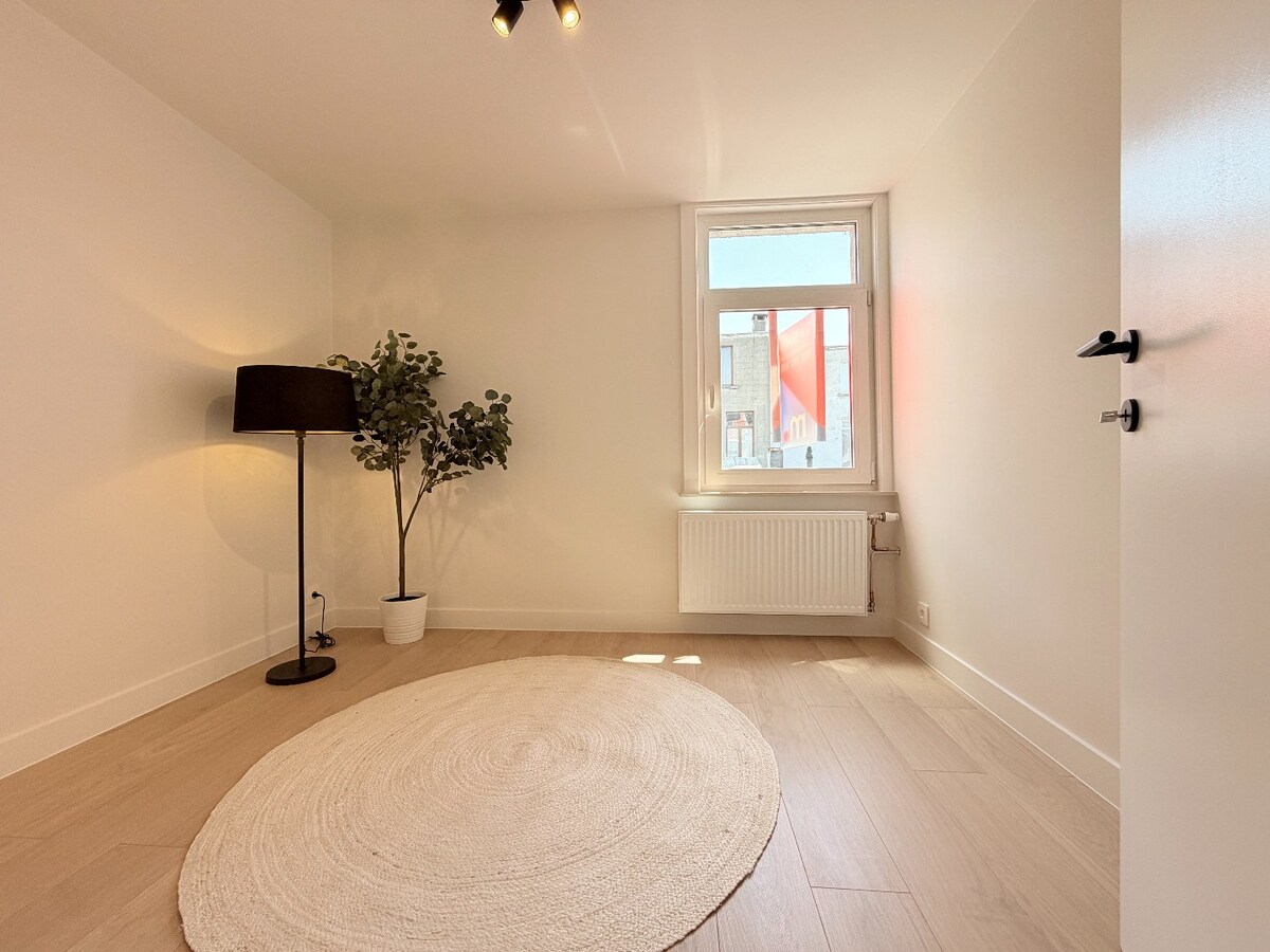 Prachtige ruime woning met 4 slaapkamers en 2 badkamers ! *** NONO INSPIRED *** 