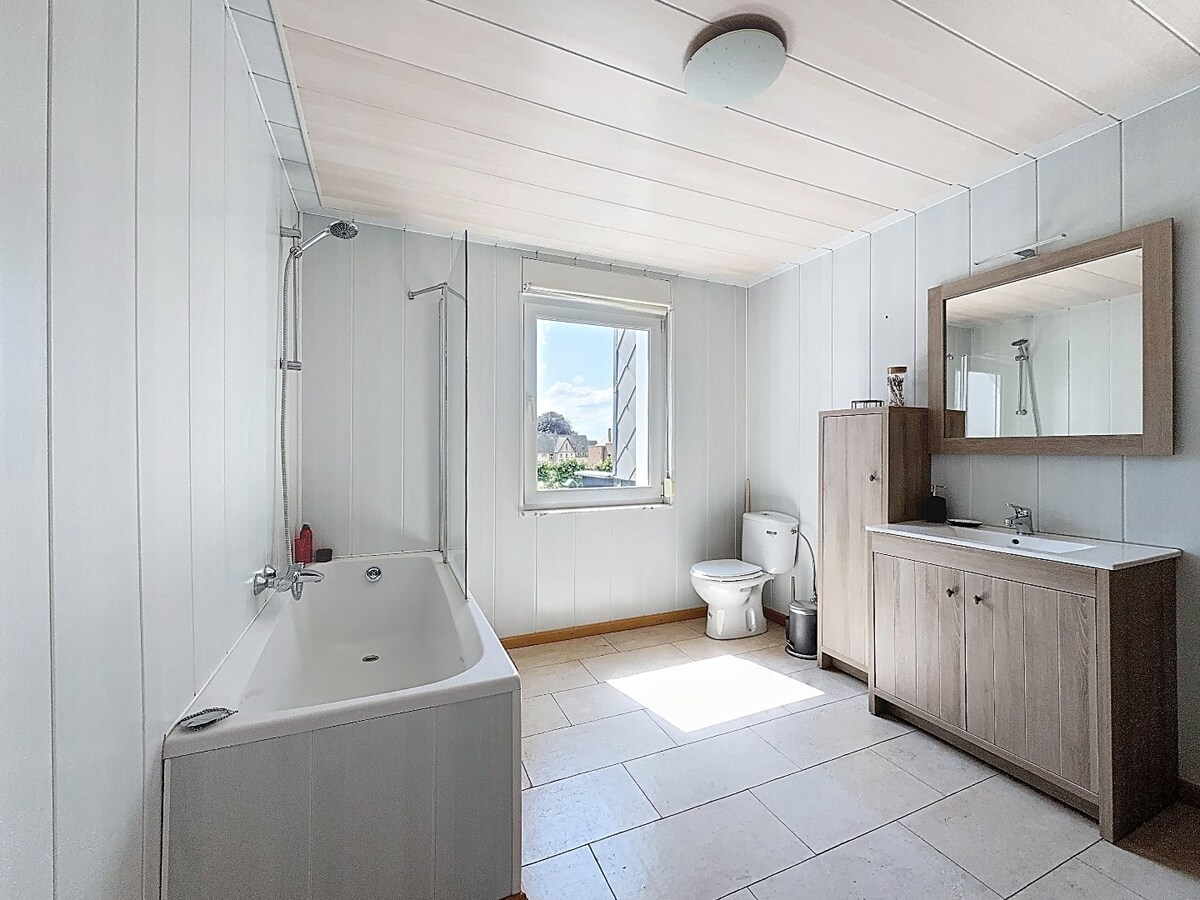 Ruime, instapklare woning met tuin te centrum Zottegem 