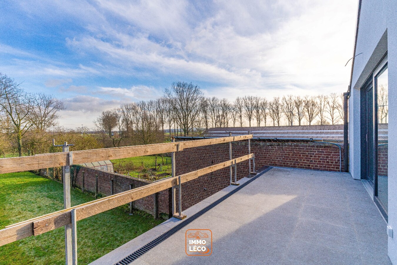 Appartement neuf 2 chambres avec terrasse privative et emplacement de parking, COUP DE CŒUR ! 