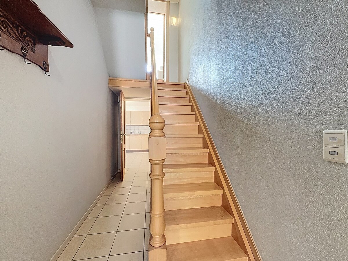 Ruime, instapklare woning met tuin te centrum Zottegem 