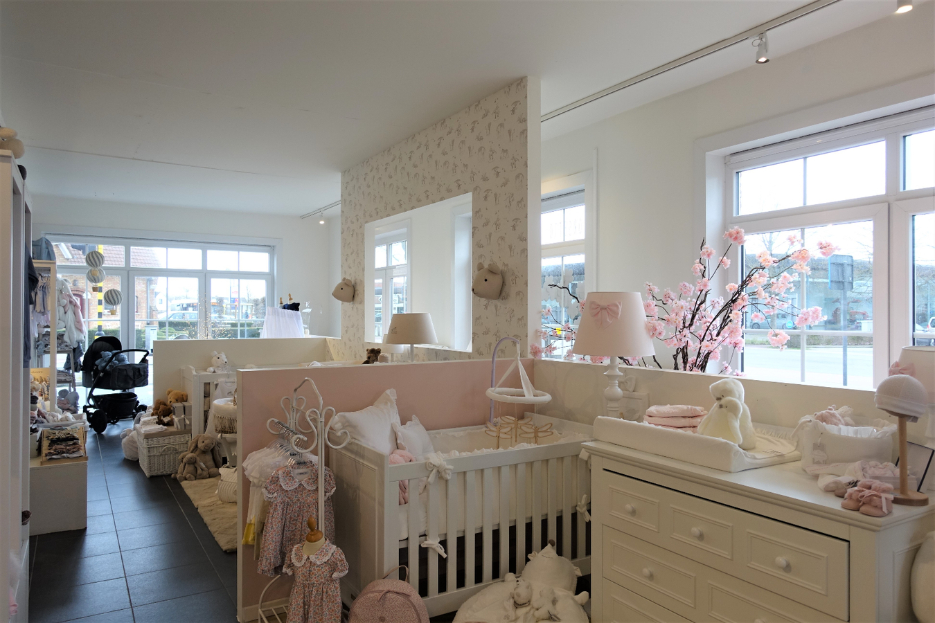 Handelspand met loods 