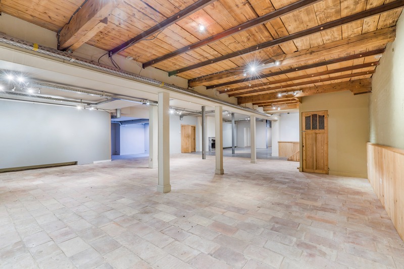 uitzonderlijk groot winkelpand in centrum Brugge 