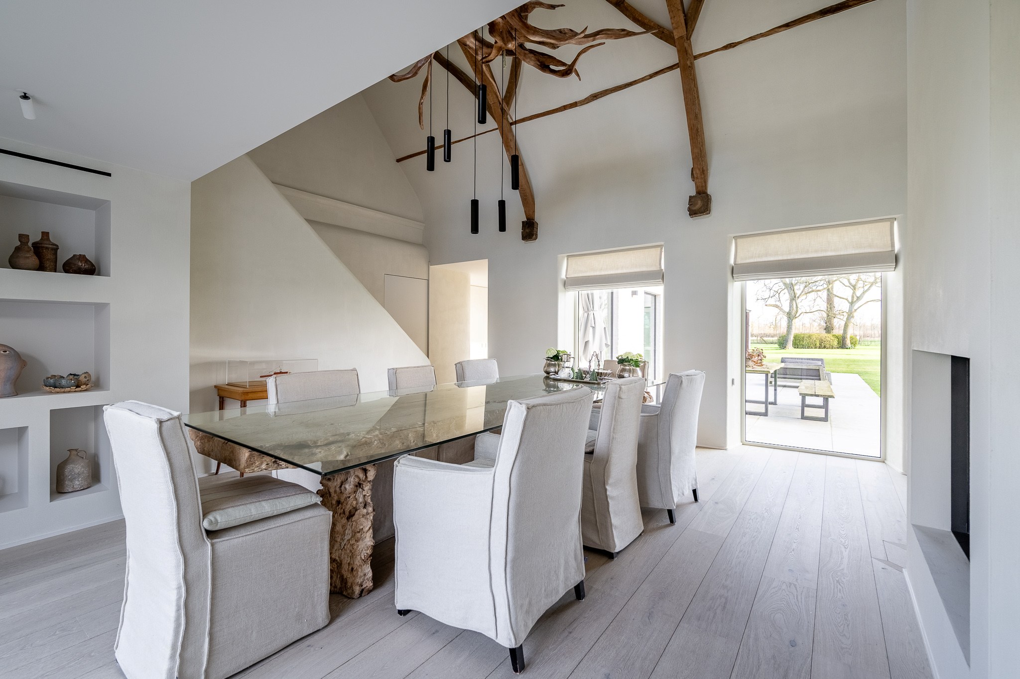 Uitzonderlijk gerenoveerde Hoeve met bijhuis op een domein van 1,5 hectare 