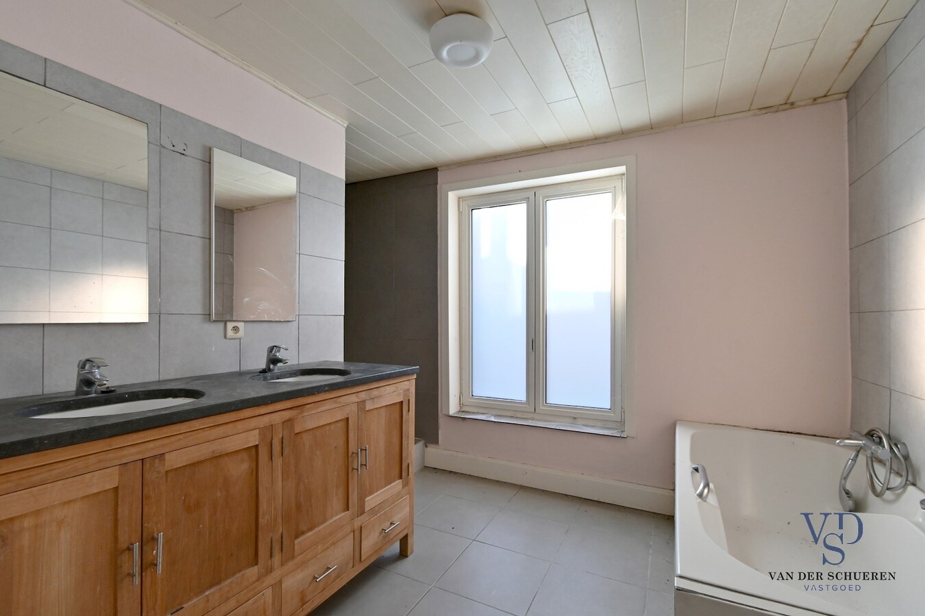 Ruime woning met tuin in centrum Eine ! 