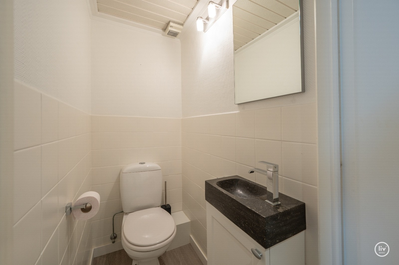 Appartement confortable d'une chambre avec terrasse ensoleillée situé dans un emplacement de premier choix près de l'avenue Dumortier. 