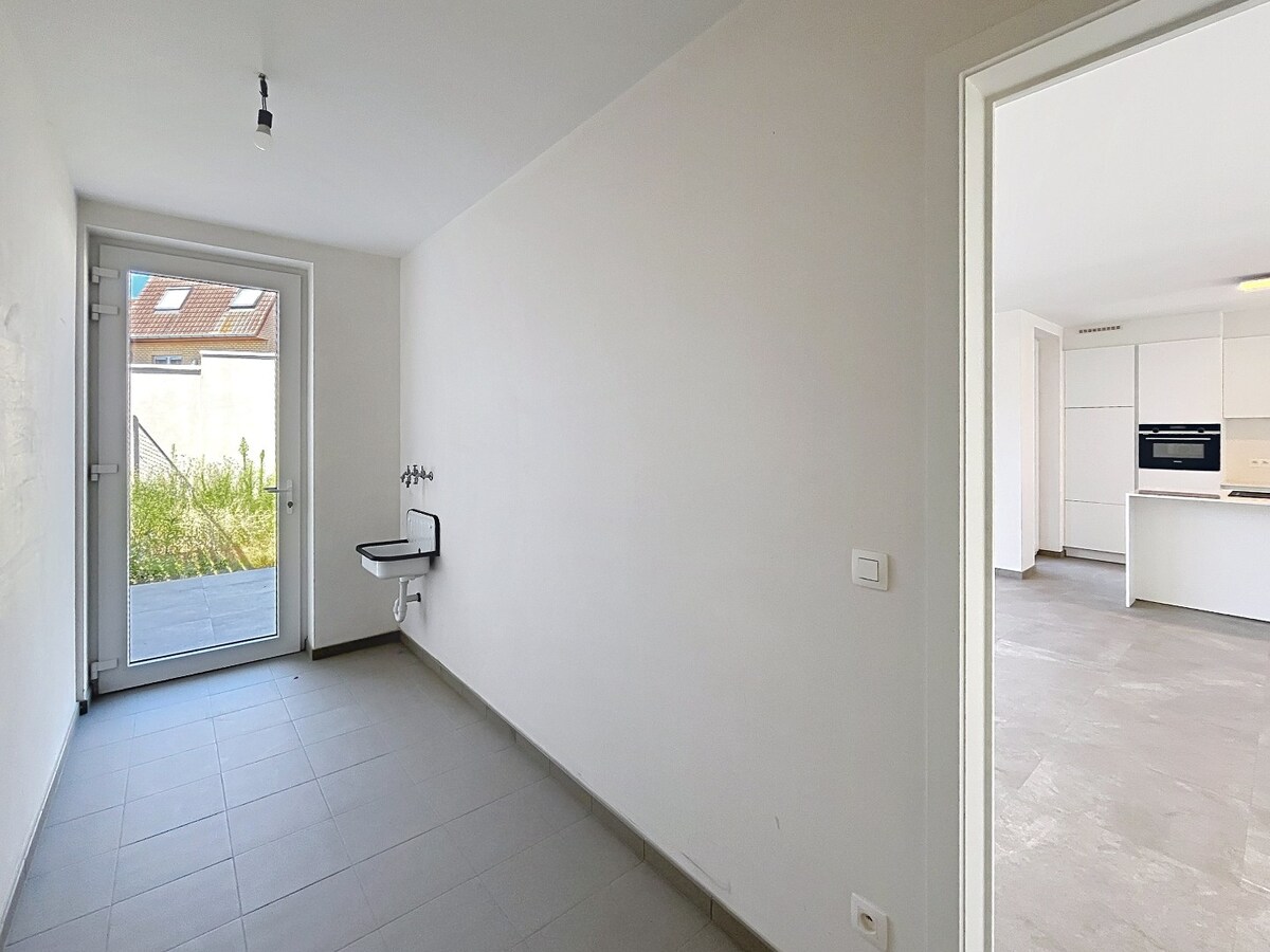 Nieuwbouwwonining met 4 slaapkamers in hartje Aalter op toplocatie. 
