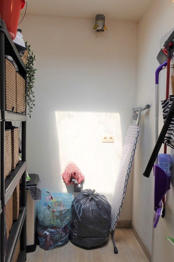 Gerenoveerde (deels) rijwoning met 2 slaapkamers 