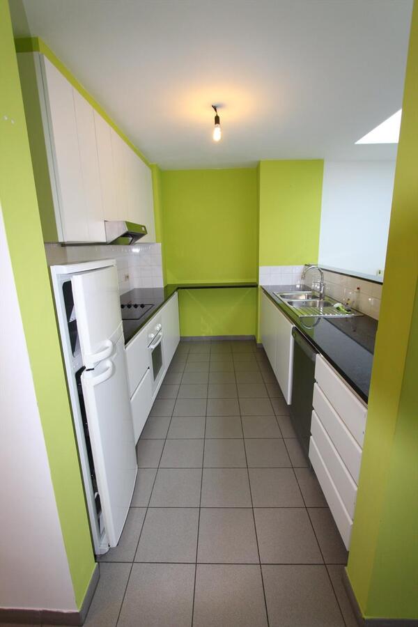 Gerenoveerde woning met 2 slaapkamers en terras te Roeselare 