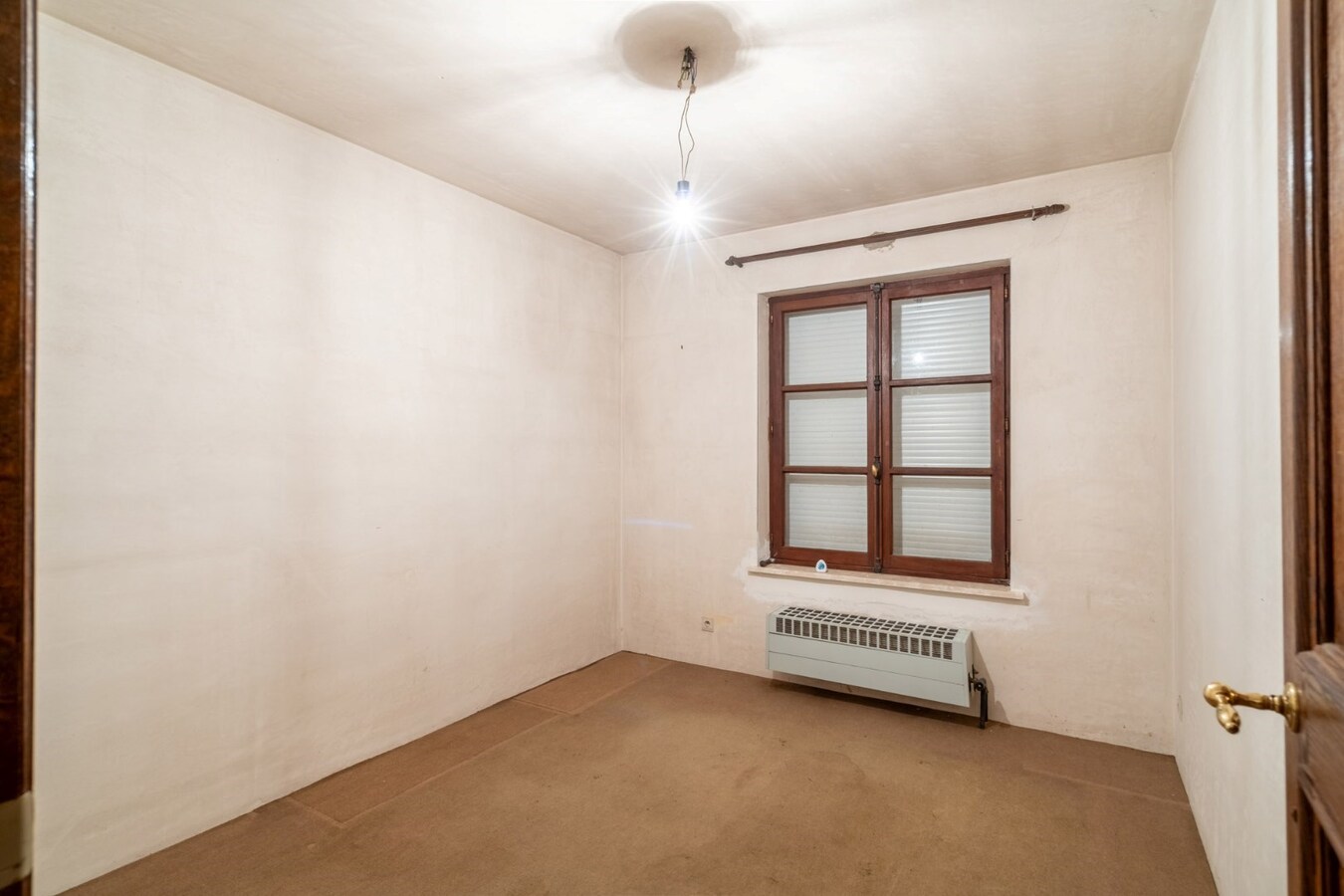 Woning op zeer rustig gelegen en ruim perceel. 