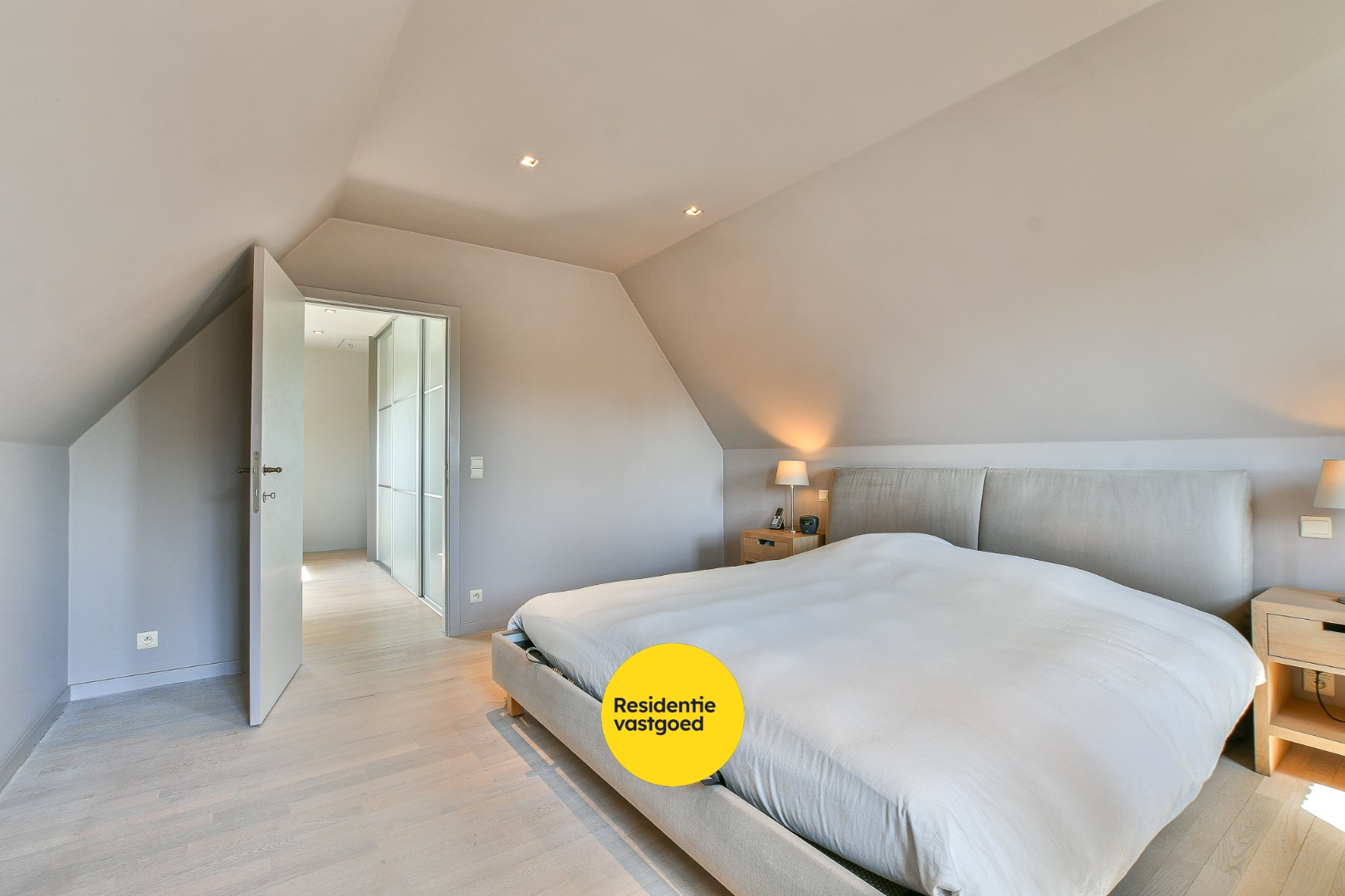 Prachtige villa in rustige woonwijk te De Haan - Klemskerke te koop! 