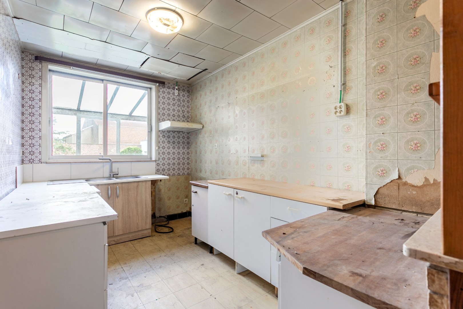 Te renoveren woning te Buizingen met veel potentieel op 1a35ca 