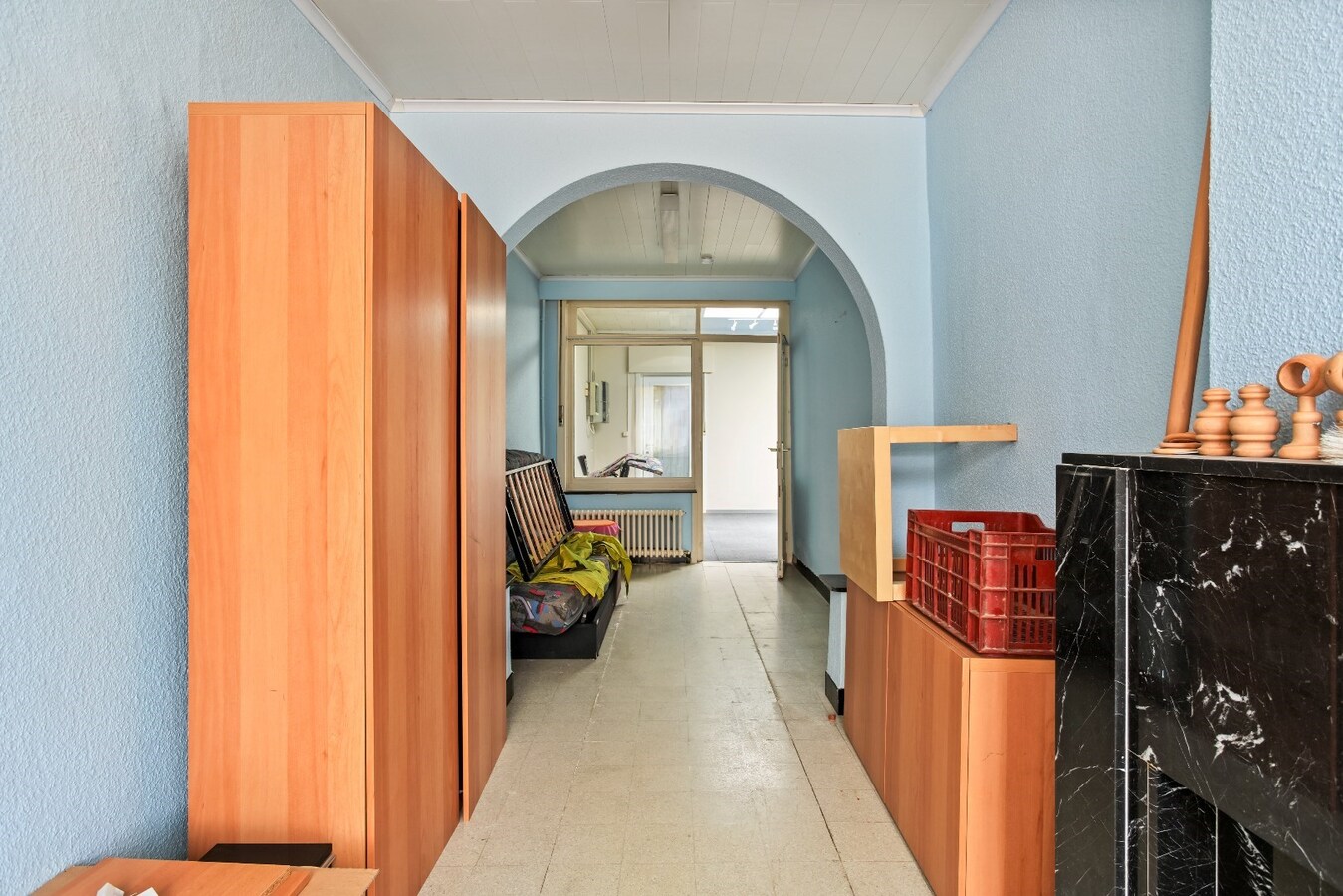 Ruime handelspand met woonst op commerciële ligging 