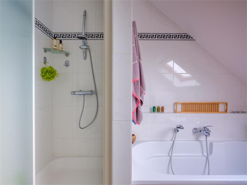 Prachtige, instapklare, halfopen bebouwing in rustige, residentiële wijk in Sleidinge. 