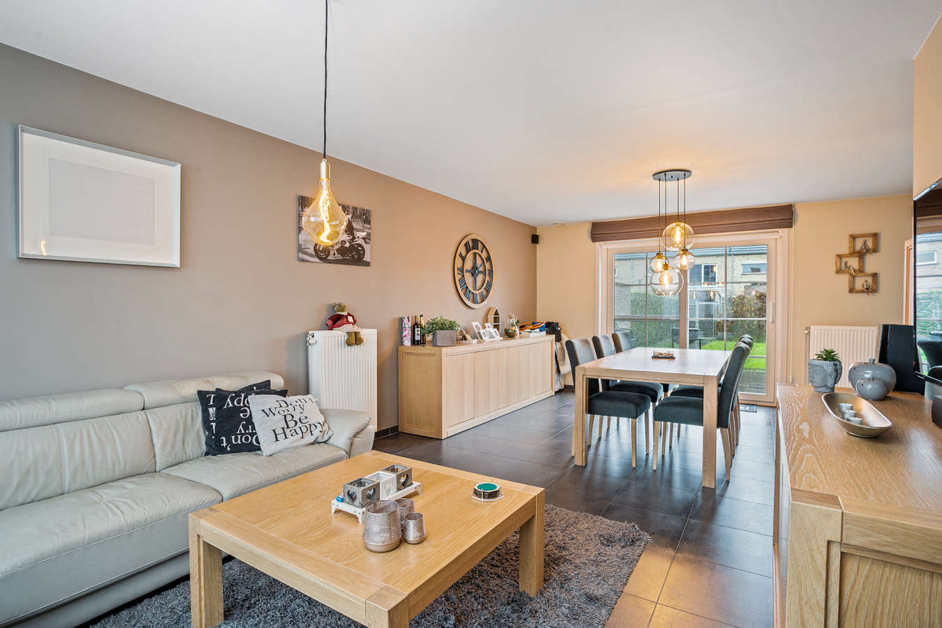 Uitstekend gelegen, energiezuinige woning met 3 slaapkamers en garage 