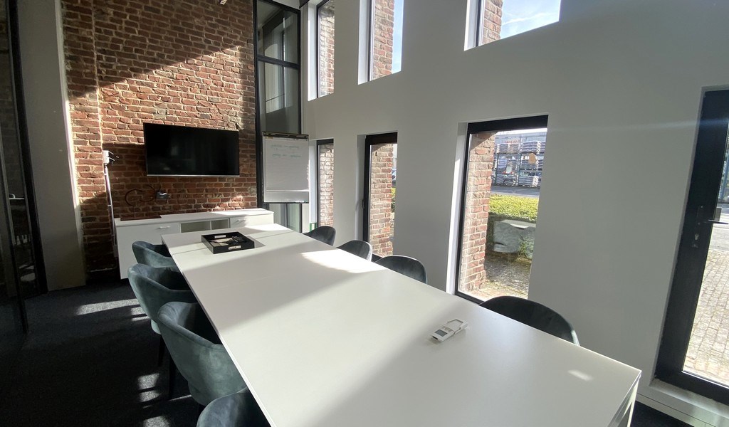 Prachtig ingerichte loftkantoren te koop in Kortrijk